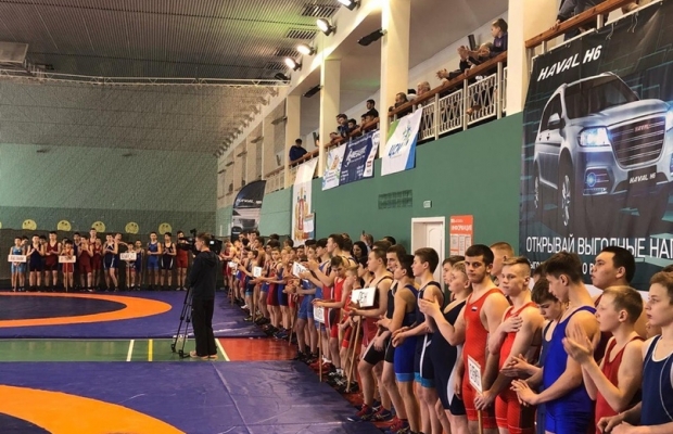 Юные борцы из Ростовской области завоевали награды международного турнира в Екатеринбурге